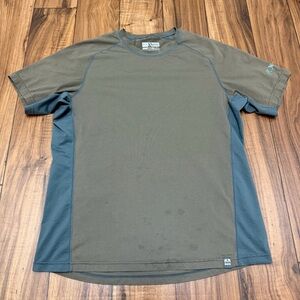KUIU Shirt Mens Medium Brown Performance Short Sleeve Tee Athletic *FLAWS*
